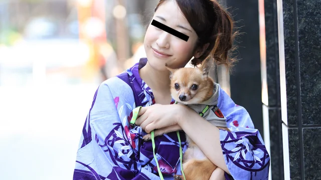 082423_01 – Người đẹp mặc yukata dắt chó đi dạo