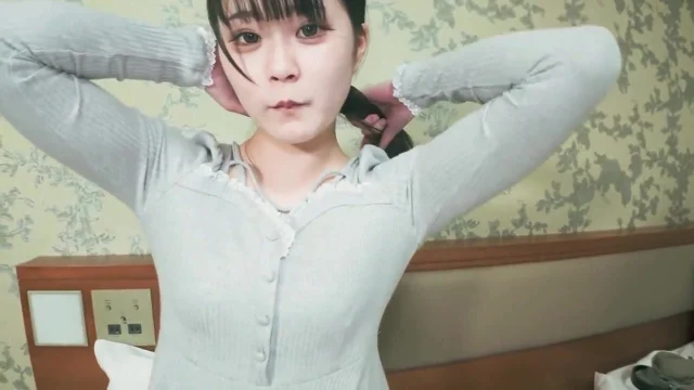 10MUSUME-022826 Em gái Aya Kiuchi và nụ hôn nồng cháy