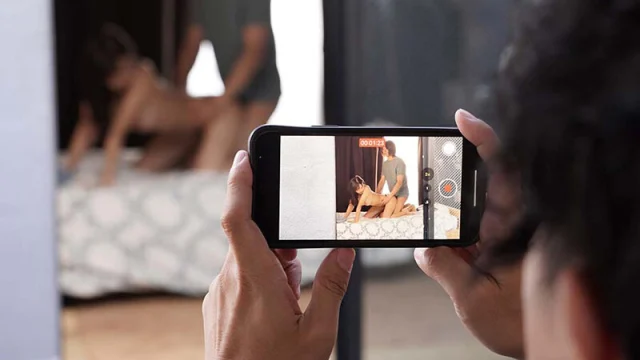 FSDSS-353 Chịch bé sinh viên dâm đãng phòng đối diện