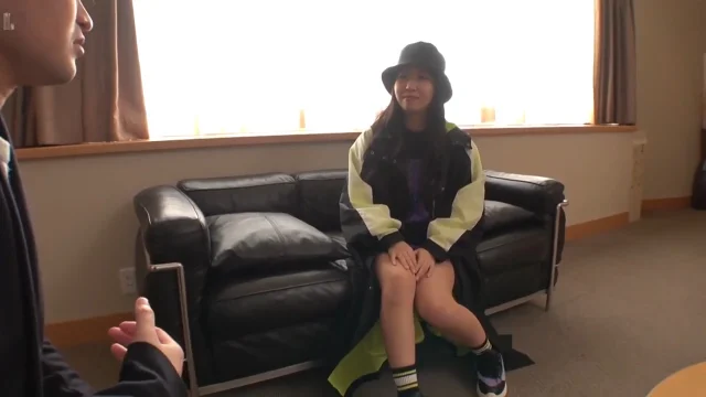 GANA-2244 Nữ sinh cuồng cơ bắp bị dụ dỗ tại khu mua sắm