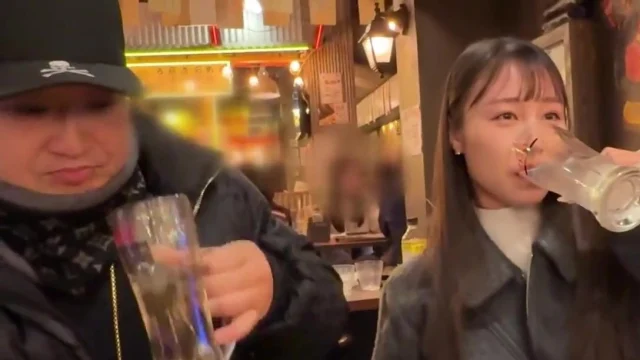 GANA-3208 Người đẹp thẩm mỹ mảnh mai và màn giải tỏa sau cơn say