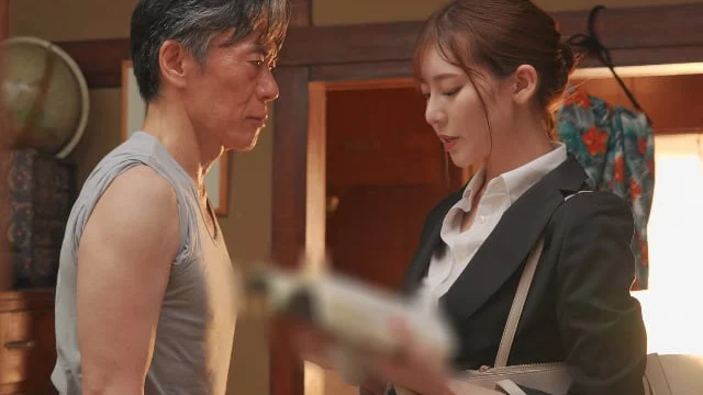 Đến thăm nhà học sinh, cô giáo trẻ bị gạ địt