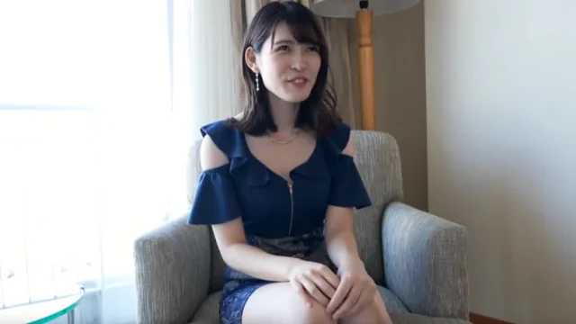 LUXU-1765 Người đẹp cao 1m67 với đôi chân dài cực phẩm