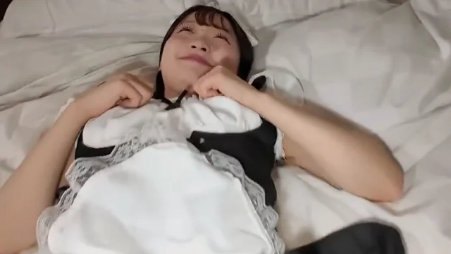 MUSUME-010826 Bí mật táo bạo sau bộ váy đồng phục