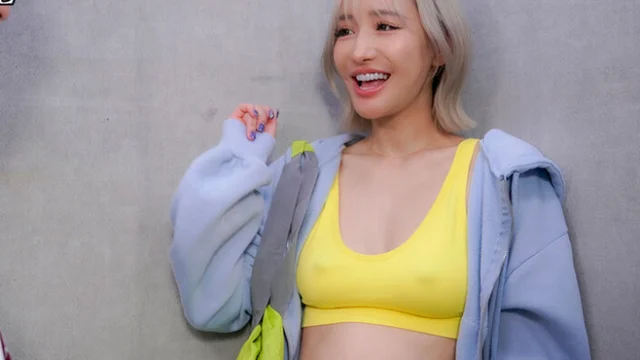 ROYD-288 Chị hàng xóm dâm không thích mặc áo ngực