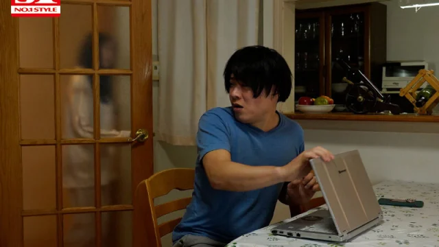 SSIS-796 Lắp camera phát hiện vợ đưa trai về nhà địt nhau